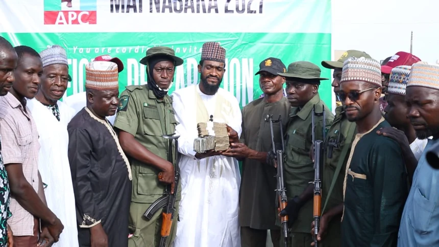 Kwara APC aspirant donates N1m to slain forest guards’ families, unveils development agenda