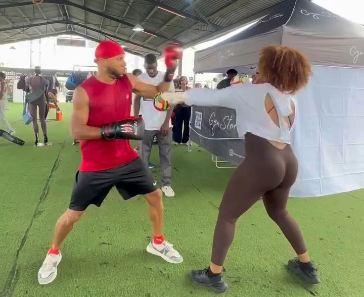 Charles Okocha shares sparring video with Yemi Alade ahead of Portable rematch on July 31