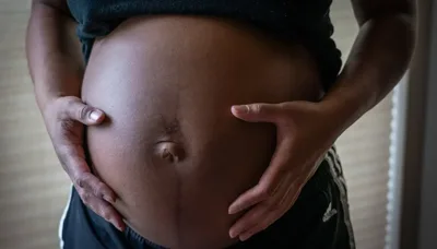 Pregnant women urged to limit caffeine as experts warn of foetal growth risks