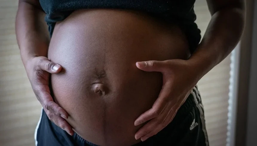 Pregnant women urged to limit caffeine as experts warn of foetal growth risks