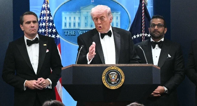 Trump pauses Hormuz escort mission after one day for Iran deal push