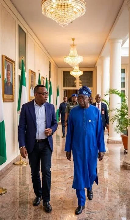 President Tinubu, Omoyele Sowore never shook hands — image is AI-generated